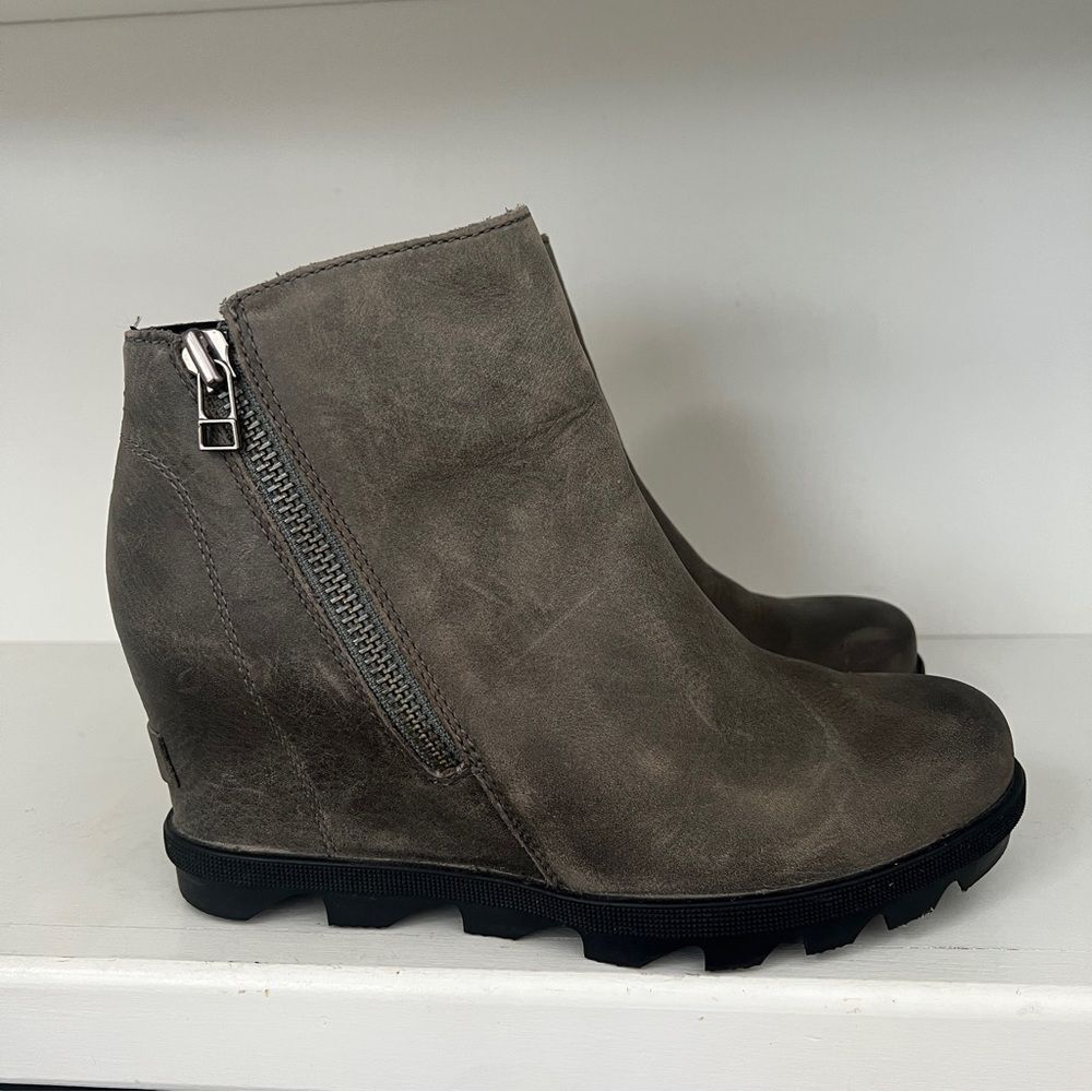 Sorel Joan of Arctic Women's Bootie Boot, Size 7 Gray